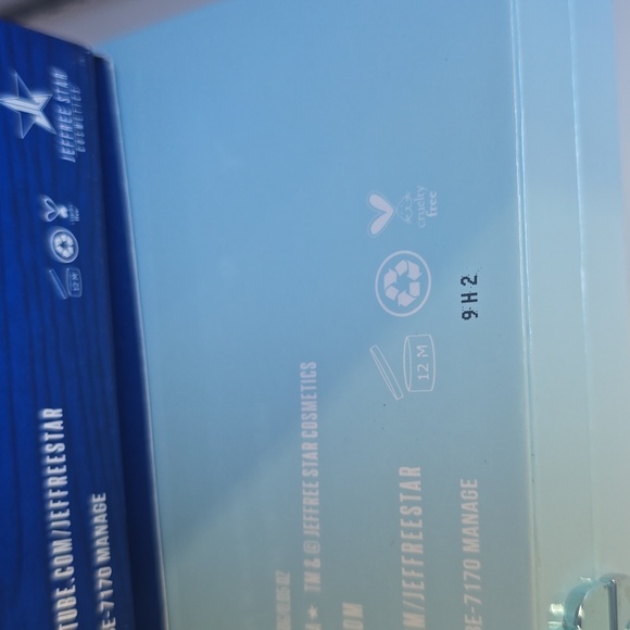 Jeffree Star Blue Blood Palette - Picture 10 of 10